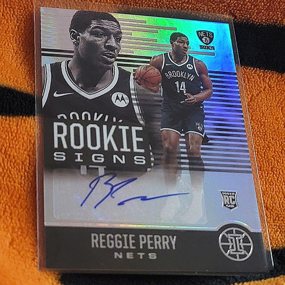 2020-21 Panini Illusions Reggie Perry RC AUTO Rookie Signs RS-RPE Brooklyn Nets